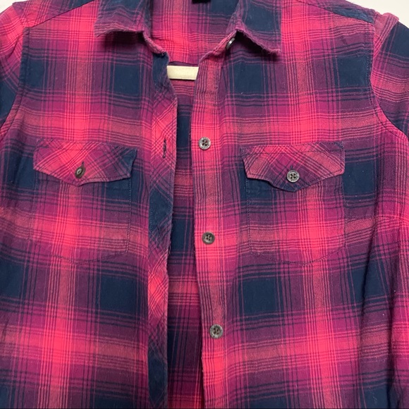 - Eddie Bauer Plaid Button down - Picture 10 of 12